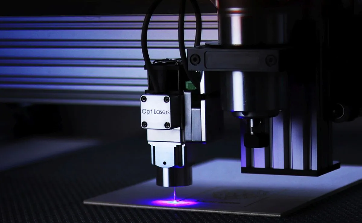 Laser light on cutting equipment
